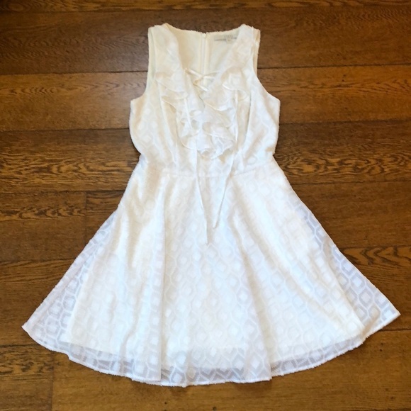 Guess Lace Up Ruffle Tie Front White Dress - Picture 1 of 7